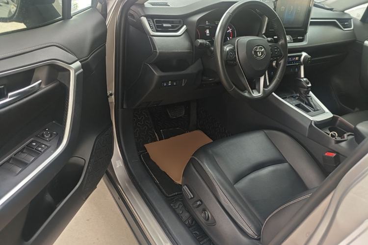 Used Toyota RAV4 2020 2.0L CVT Two-Wheel Drive Fashion PLUS Edition Driver Seat