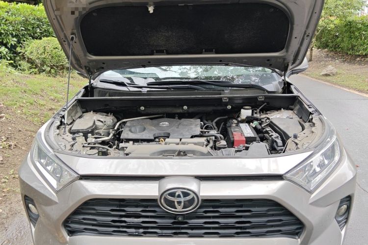 Used Toyota RAV4 2020 2.0L CVT Two-Wheel Drive Fashion PLUS Edition Engine Bay