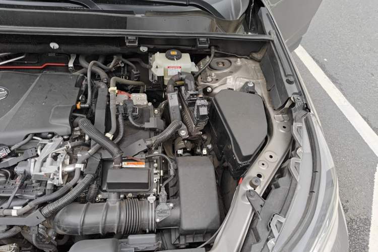 Used Toyota RAV4 2020 Dual-Engine 2.5L E-CVT Two-Wheel Drive Elite Edition Engine Bay Left