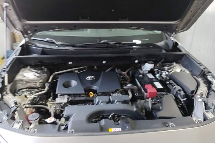 Used Toyota RAV4 2020 2.0L CVT Two-Wheel Drive Fashion Edition Engine Bay