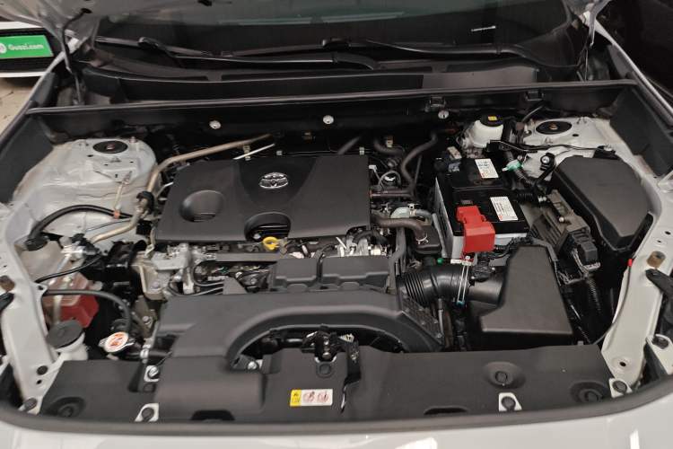 Used Toyota RAV4 2020 2.0L CVT Two-Wheel Drive Fashion Edition Engine Bay