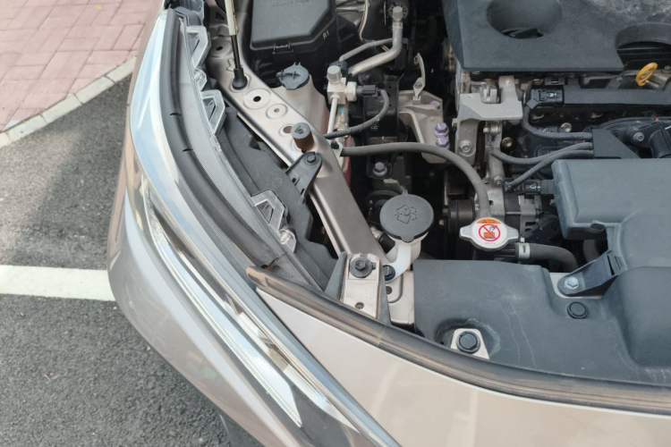 Used Toyota RAV4 2020 2.0L CVT Two-Wheel Drive Prestige Edition Engine Bay Right