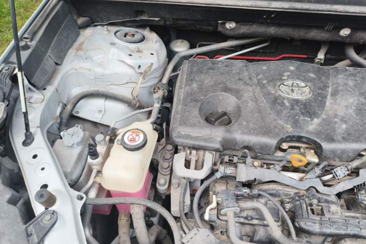 Used Toyota RAV4 2020 Dual-Engine 2.5L E-CVT Two-Wheel Drive Elite Edition Engine Bay Right