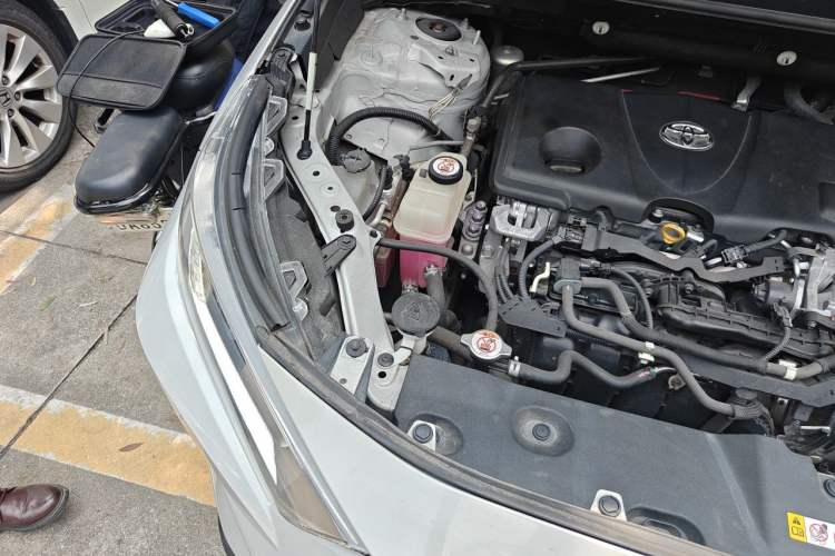 Used Toyota RAV4 2020 Dual-Engine 2.5L E-CVT Two-Wheel Drive Elite Edition Engine Bay Right