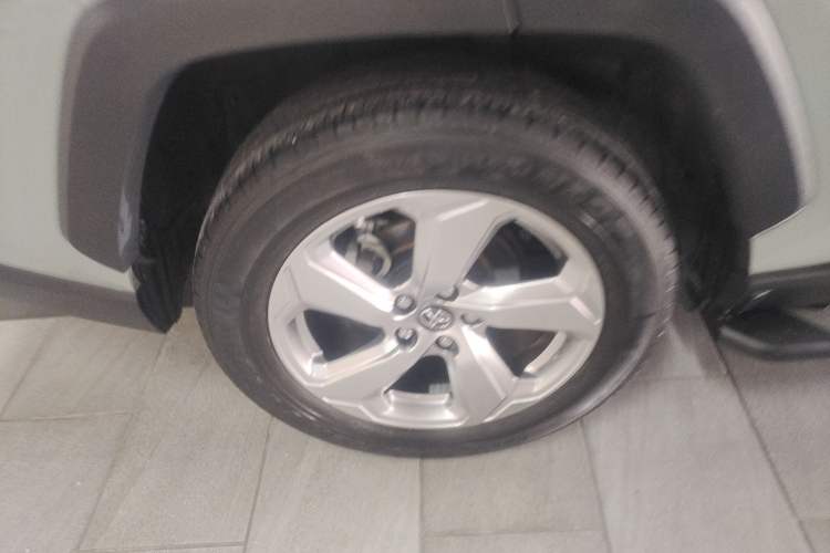 Used Toyota RAV4 2020 2.0L CVT Two-Wheel Drive Fashion PLUS Edition Exterior 3