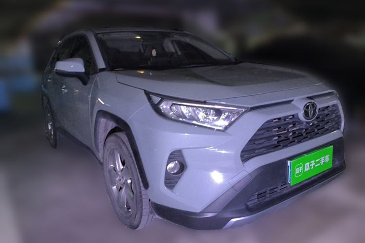 Used Toyota RAV4 2020 2.0L CVT Two-Wheel Drive Fashion Edition Front Right 45 Deg