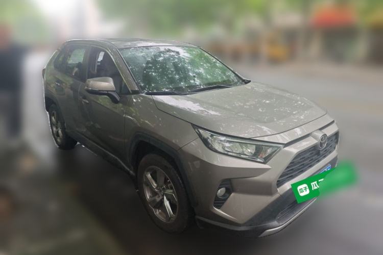 Used Toyota RAV4 2020 2.0L CVT Two-Wheel Drive Fashion PLUS Edition Front Right 45 Deg