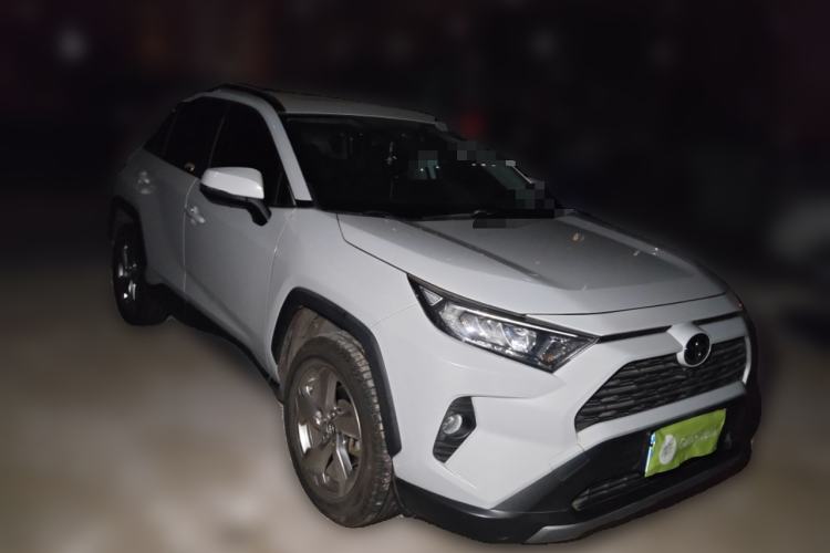 Used Toyota RAV4 2020 2.0L CVT Two-Wheel Drive Fashion PLUS Edition Front Right 45 Deg