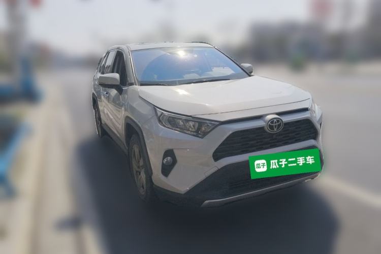 Used Toyota RAV4 2020 2.0L CVT Two-Wheel Drive Fashion Edition Front Right 45 Deg