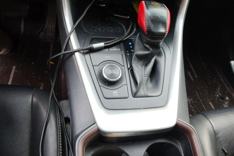 Used Toyota RAV4 2020 Dual-Engine 2.5L E-CVT 4x4 Elite PLUS Edition Gear Lever