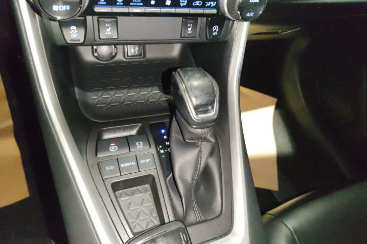 Used Toyota RAV4 2020 2.0L CVT Two-Wheel Drive Fashion PLUS Edition Gear Lever
