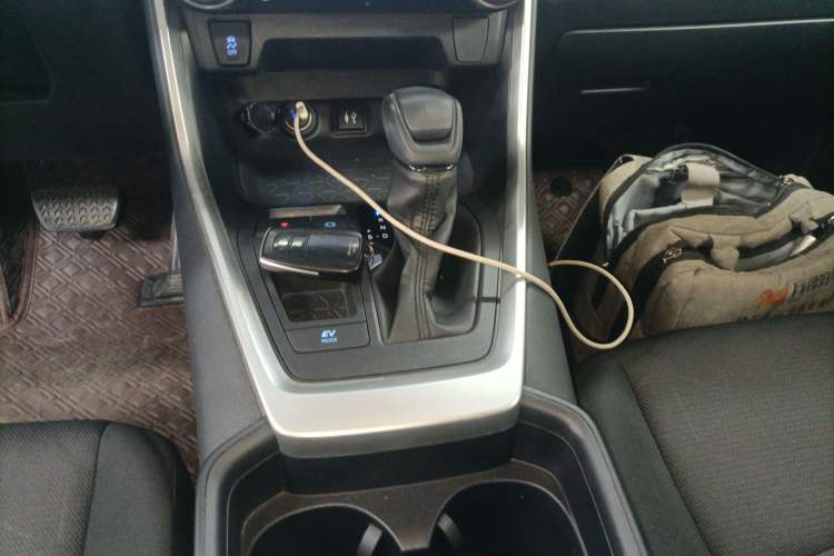 Used Toyota RAV4 2020 Dual-Engine 2.5L E-CVT Two-Wheel Drive Elite Edition Gear Lever