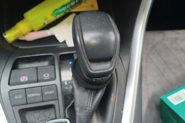 Used Toyota RAV4 2020 Dual-Engine 2.5L E-CVT Two-Wheel Drive Elite Edition Gear Lever