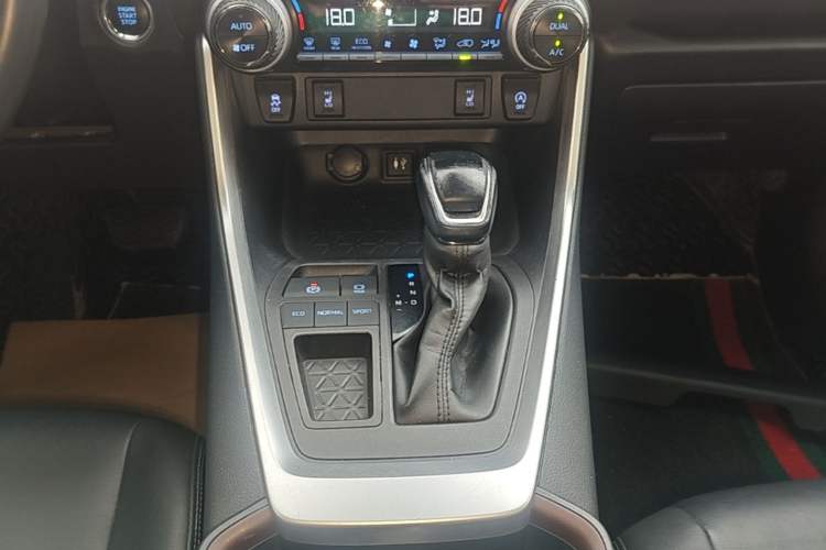Used Toyota RAV4 2020 2.0L CVT Two-Wheel Drive Fashion PLUS Edition Gear Lever