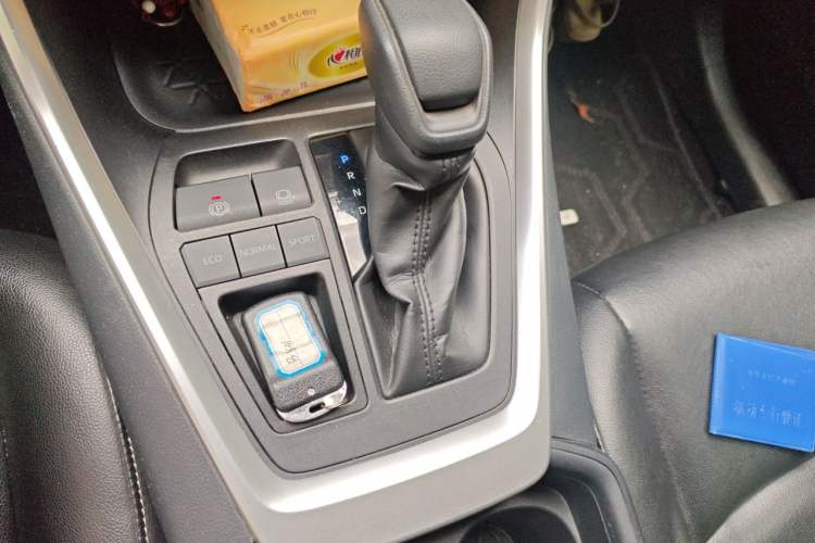Used Toyota RAV4 2020 2.0L CVT Two-Wheel Drive Urban Edition Gear Lever