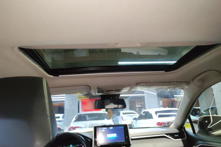 Used Toyota RAV4 2020 2.0L CVT Two-Wheel Drive Fashion PLUS Edition Headliner