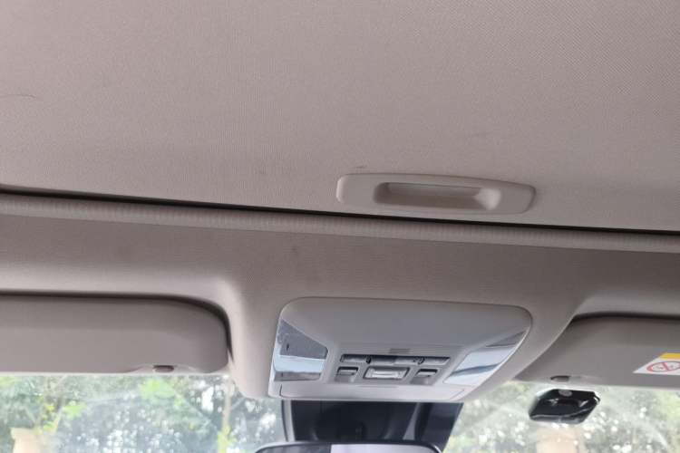 Used Toyota RAV4 2020 Dual-Engine 2.5L E-CVT Two-Wheel Drive Elite Edition Headliner