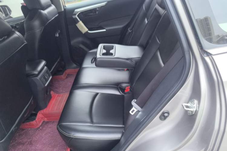 Used Toyota RAV4 2020 2.0L CVT Two-Wheel Drive Urban Edition Interior 4