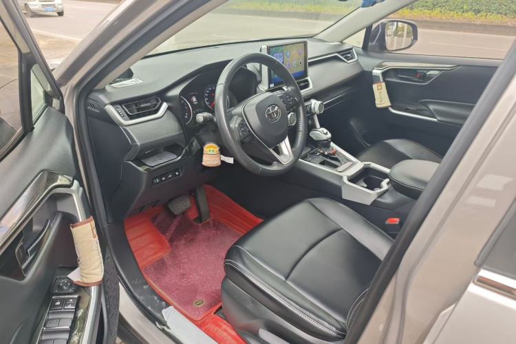 Used Toyota RAV4 2020 2.0L CVT Two-Wheel Drive Urban Edition Interior 7