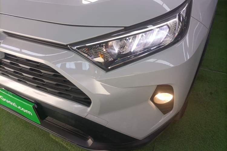Used Toyota RAV4 2020 Dual-Engine 2.5L E-CVT Two-Wheel Drive Elite Edition Left Front Headlight