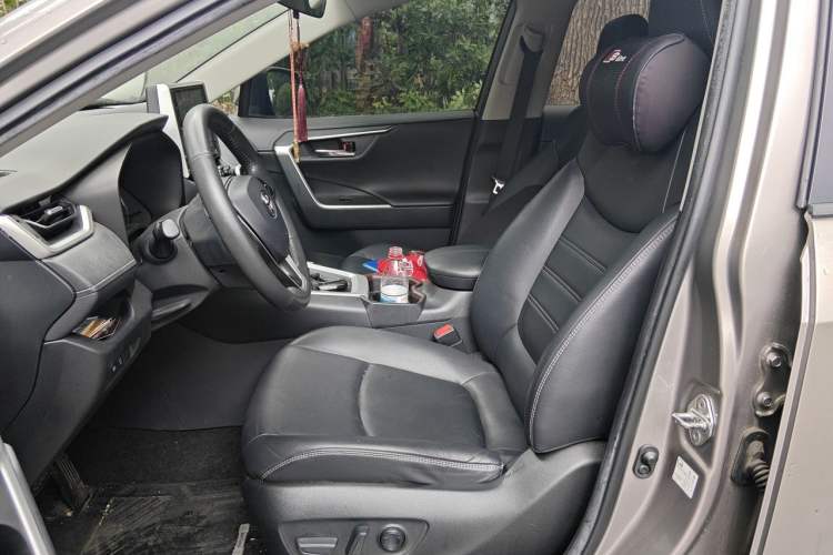 Used Toyota RAV4 2020 2.0L CVT Two-Wheel Drive Fashion PLUS Edition Left Front Seat
