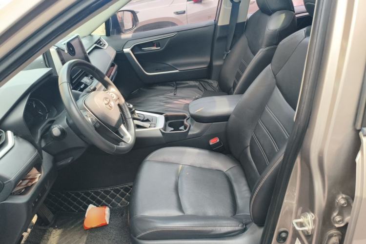 Used Toyota RAV4 2020 2.0L CVT Two-Wheel Drive Prestige Edition Left Front Seat