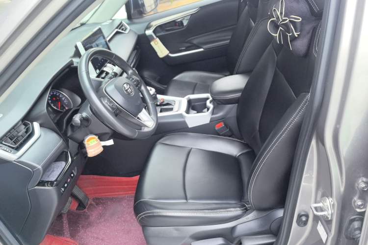 Used Toyota RAV4 2020 2.0L CVT Two-Wheel Drive Urban Edition Left Front Seat
