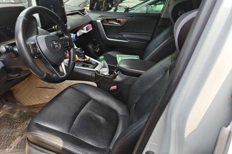 Used Toyota RAV4 2020 Dual-Engine 2.5L E-CVT Two-Wheel Drive Elite Edition Left Front Seat