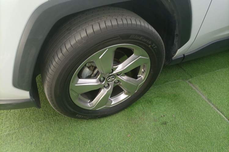 Used Toyota RAV4 2020 Dual-Engine 2.5L E-CVT Two-Wheel Drive Elite Edition Left Front Wheel Hub