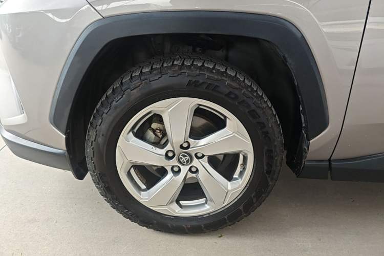 Used Toyota RAV4 2020 2.0L CVT Two-Wheel Drive Fashion PLUS Edition Left Front Wheel Hub