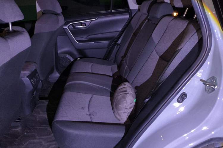 Used Toyota RAV4 2020 2.0L CVT Two-Wheel Drive Fashion Edition Left Rear Seat