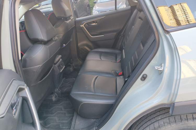 Used Toyota RAV4 2020 2.0L CVT 4x4 Style PLUS Edition Left Rear Seat