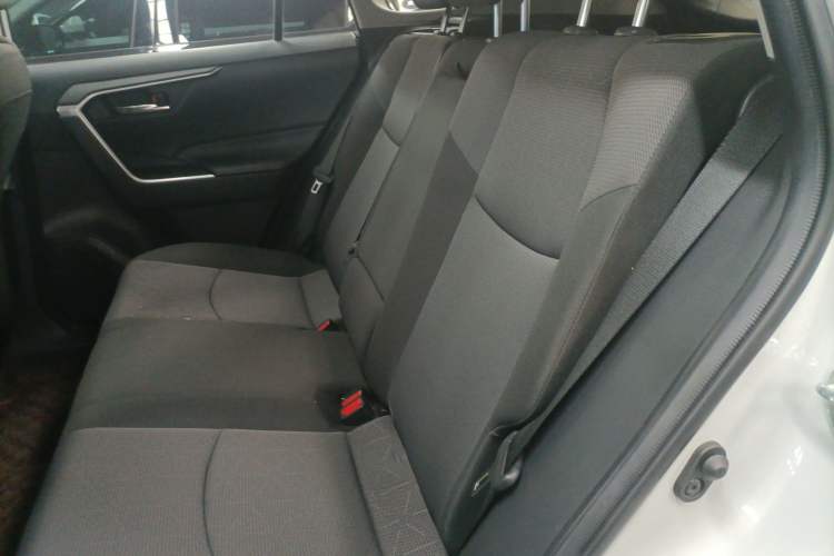 Used Toyota RAV4 2020 Dual-Engine 2.5L E-CVT Two-Wheel Drive Elite Edition Left Rear Seat