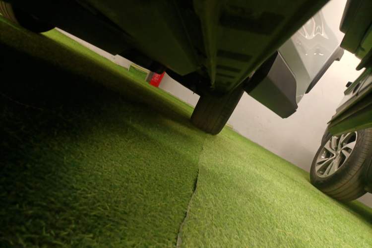 Used Toyota RAV4 2020 Dual-Engine 2.5L E-CVT Two-Wheel Drive Elite Edition Left Side Sill