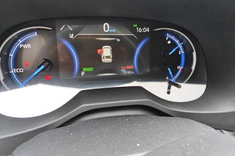 Used Toyota RAV4 2020 Dual-Engine 2.5L E-CVT Two-Wheel Drive Elite Edition Odometer Close Up