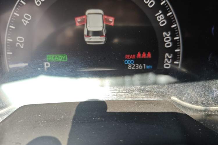 Used Toyota RAV4 2020 Dual-Engine 2.5L E-CVT Two-Wheel Drive Elite Edition Odometer Close Up