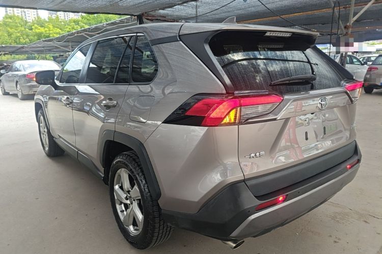 Used Toyota RAV4 2020 2.0L CVT Two-Wheel Drive Fashion PLUS Edition Rear Left 45 Deg