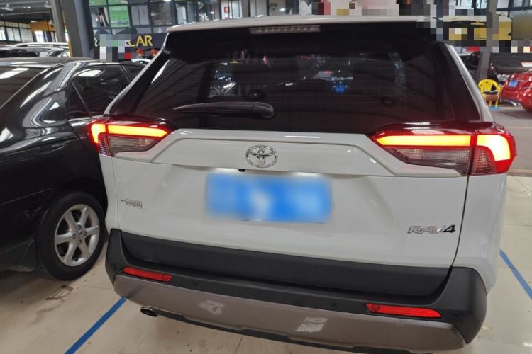 Used Toyota RAV4 2020 2.0L CVT Two-Wheel Drive Fashion Edition Rear
