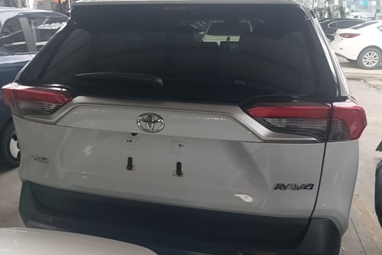 Used Toyota RAV4 2020 2.0L CVT Two-Wheel Drive Prestige Edition Rear