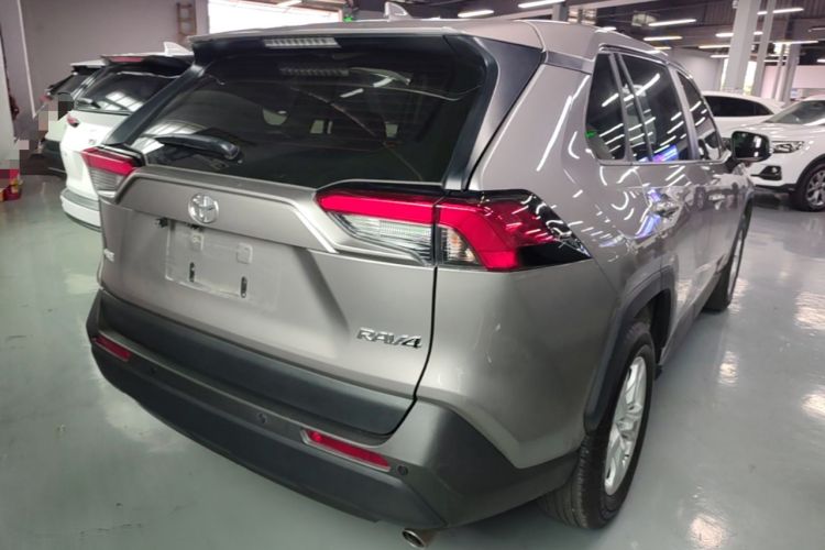 Used Toyota RAV4 2020 2.0L CVT Two-Wheel Drive Urban Edition Rear Right 45 Deg