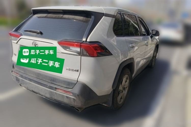 Used Toyota RAV4 2020 2.0L CVT Two-Wheel Drive Fashion Edition Rear Right 45 Deg