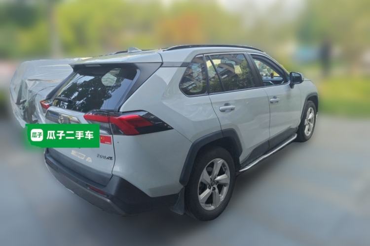 Used Toyota RAV4 2020 2.0L CVT Two-Wheel Drive Fashion Edition Rear Right 45 Deg