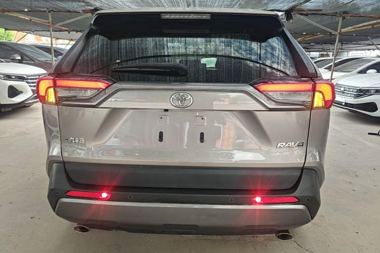 Used Toyota RAV4 2020 2.0L CVT Two-Wheel Drive Fashion PLUS Edition Rear