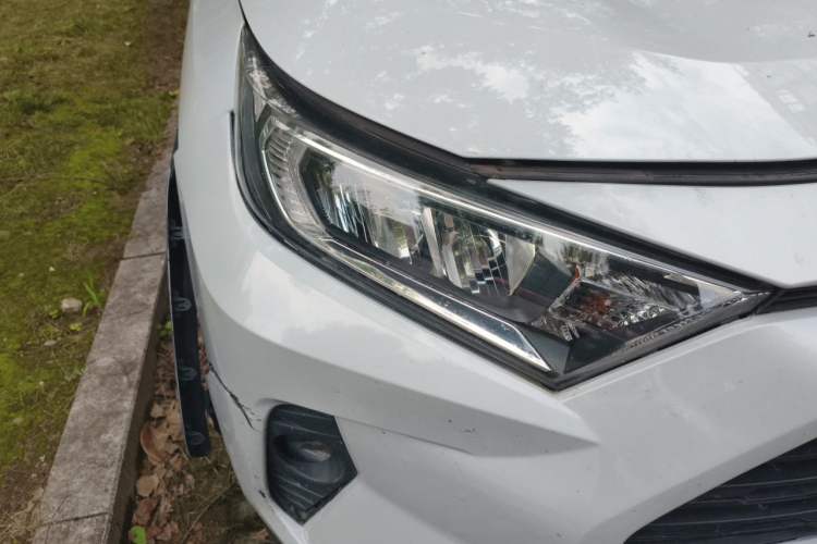 Used Toyota RAV4 2020 Dual-Engine 2.5L E-CVT Two-Wheel Drive Elite Edition Right Front Headlight