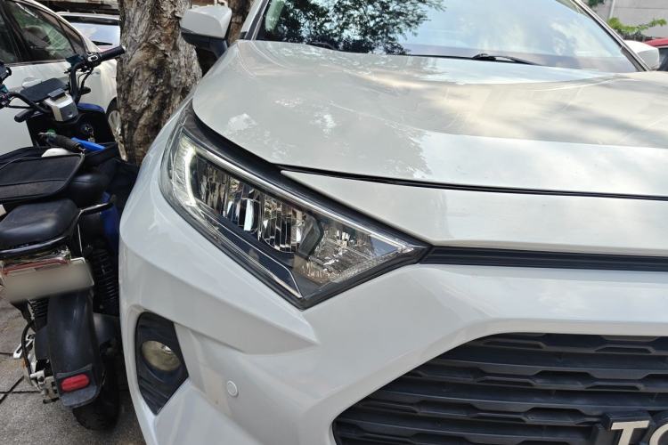 Used Toyota RAV4 2020 Dual-Engine 2.5L E-CVT Two-Wheel Drive Elite Edition Right Front Headlight