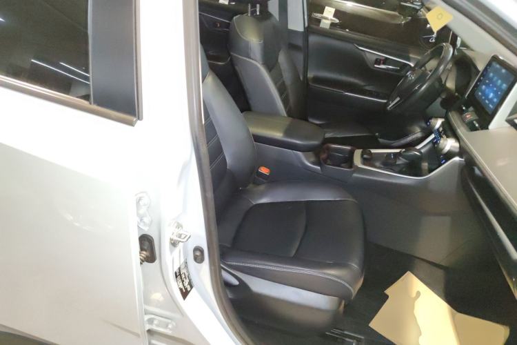 Used Toyota RAV4 2020 2.0L CVT Two-Wheel Drive Fashion PLUS Edition Right Front Seat