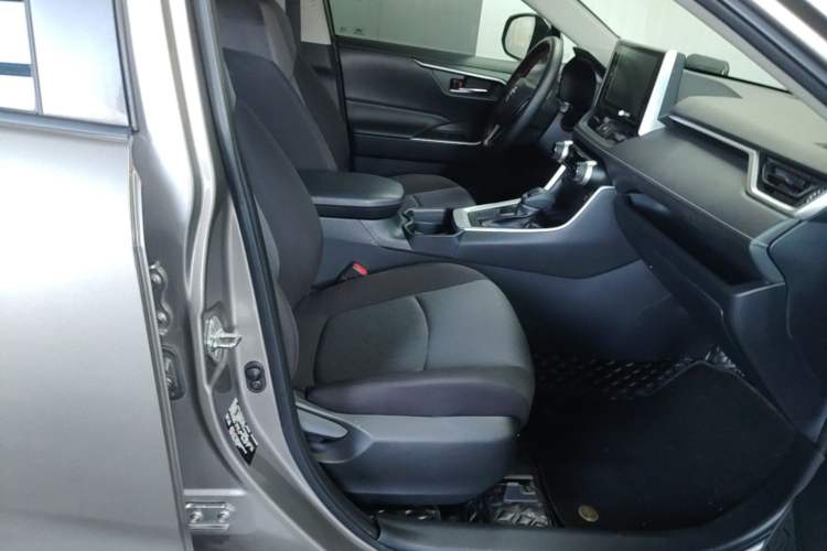 Used Toyota RAV4 2020 2.0L CVT Two-Wheel Drive Fashion Edition Right Front Seat