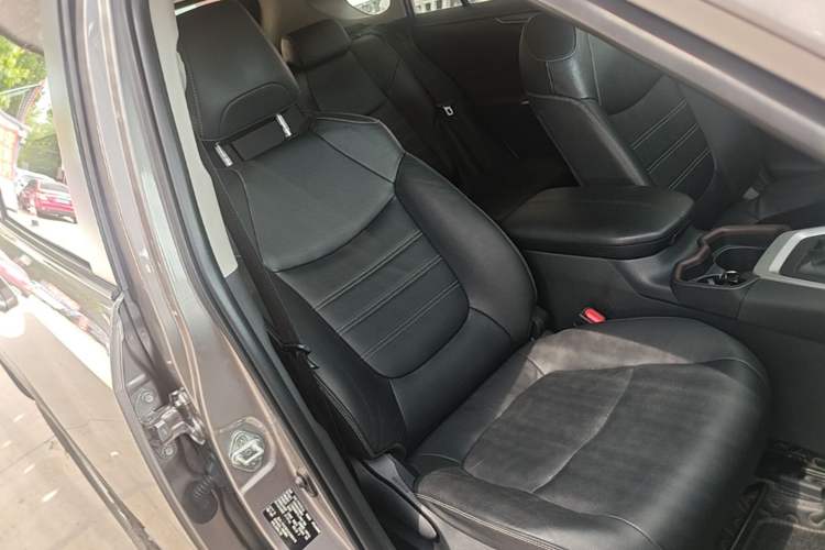 Used Toyota RAV4 2020 2.0L CVT Two-Wheel Drive Fashion PLUS Edition Right Front Seat