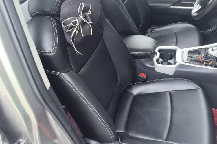 Used Toyota RAV4 2020 2.0L CVT Two-Wheel Drive Urban Edition Right Front Seat