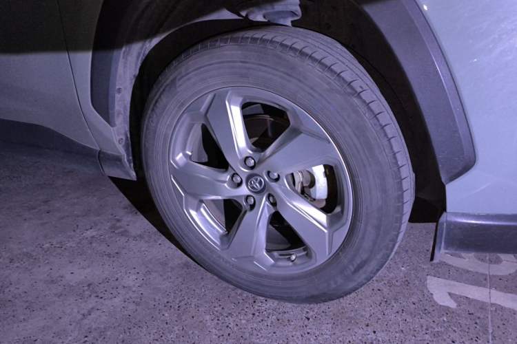 Used Toyota RAV4 2020 2.0L CVT Two-Wheel Drive Fashion Edition Right Front Wheel Hub